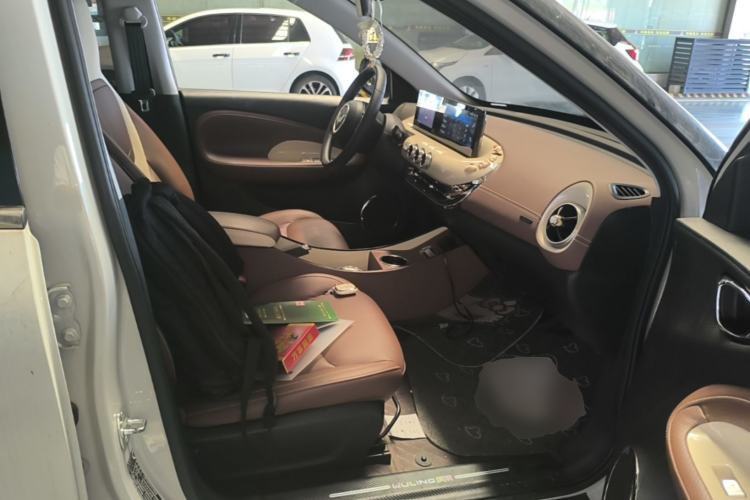 Used Wuling Bingo 2023 203km Comfort Edition Right Front Seat