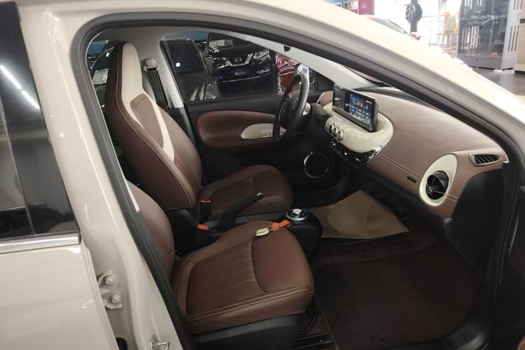 Used Wuling Bingo 2023 203km Comfort Edition Right Front Seat