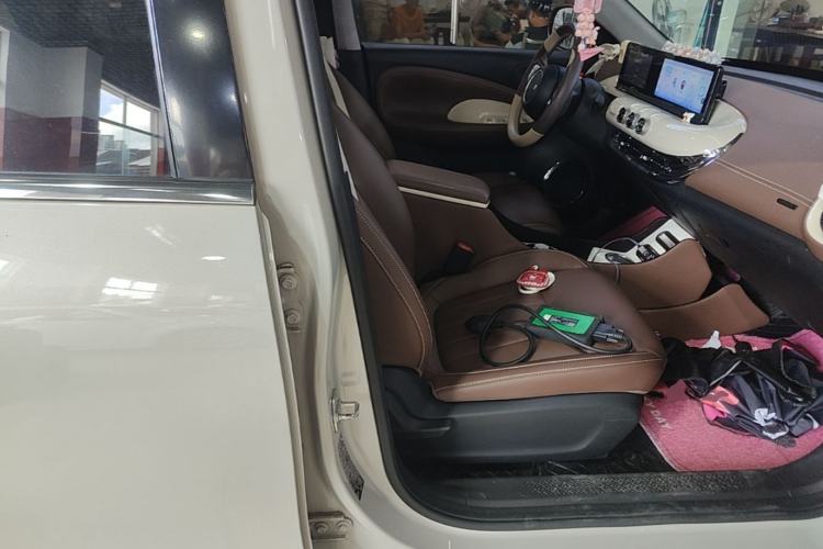 Used Wuling Bingo 2023 333 km Enjoyment Version Right Front Seat
