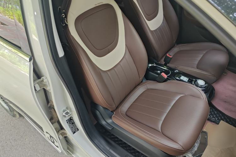 Used Wuling Bingo 2023 333 km Lingxi Connected Version Right Front Seat