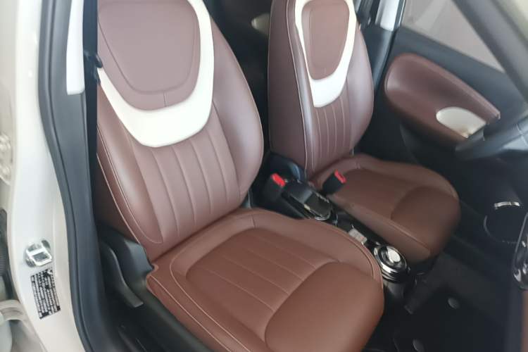 Used Wuling Bingo 2023 333 km Enjoyment Version Right Front Seat