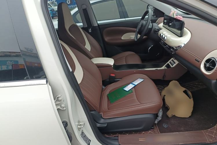 Used Wuling Bingo 2023 333 km Enjoyment Version Right Front Seat