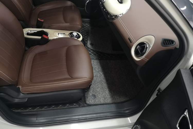 Used Wuling Bingo 2023 333 km Enjoyment Version Right Front Seat