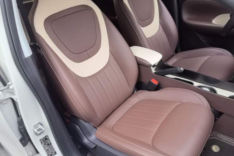 Used Wuling Bingo 2023 203km Comfort Edition Right Front Seat