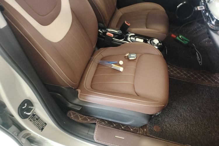 Used Wuling Bingo 2023 333 km Lingxi Connected+ Version Right Front Seat