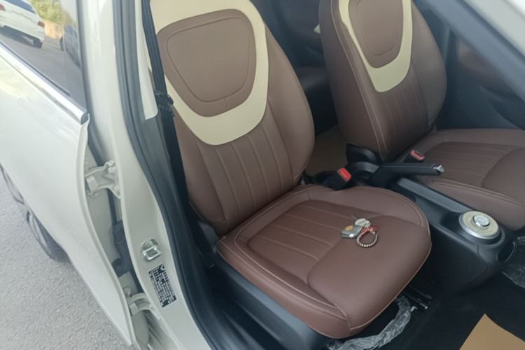 Used Wuling Bingo 2023 203km Comfort Edition Right Front Seat