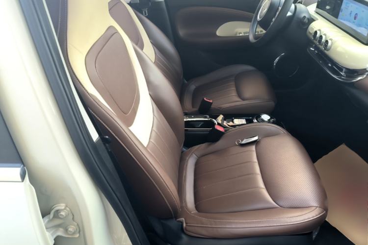 Used Wuling Bingo 2023 333 km Lingxi Connected+ Version Right Front Seat