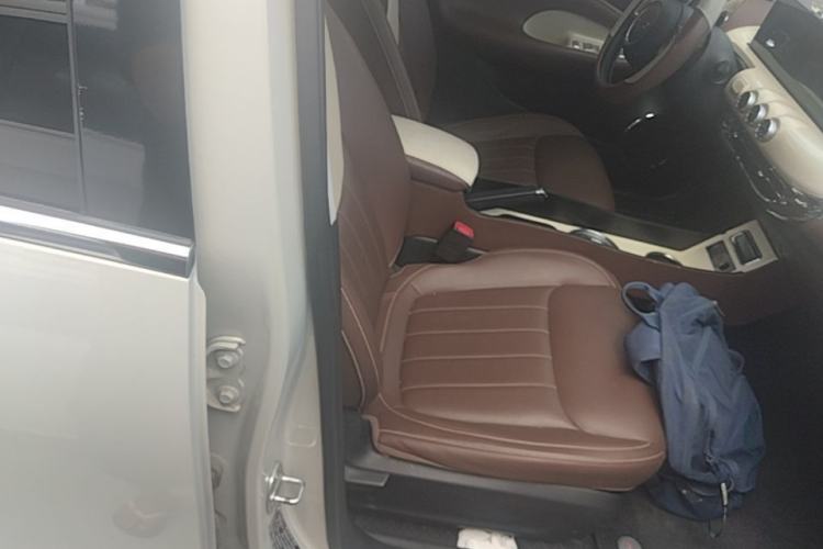 Used Wuling Bingo 2023 203km Comfort Edition Right Front Seat