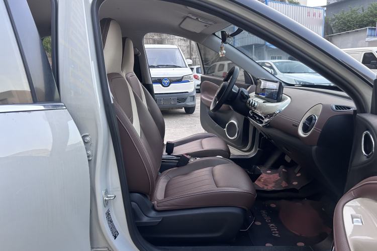 Used Wuling Bingo 2023 333 km Enjoyment Version Right Front Seat