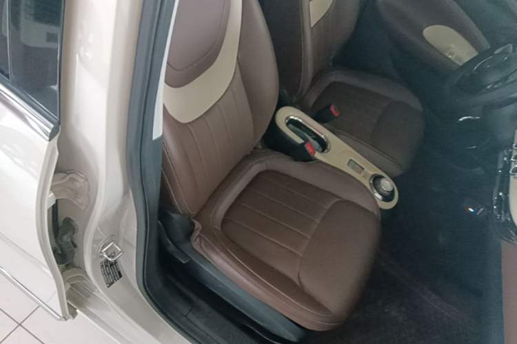 Used Wuling Bingo 2023 410 km Lingxi Deluxe Edition Right Front Seat
