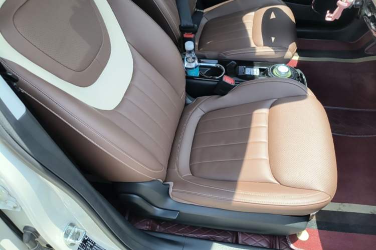 Used Wuling Bingo 2023 333 km Lingxi Connected+ Version Right Front Seat