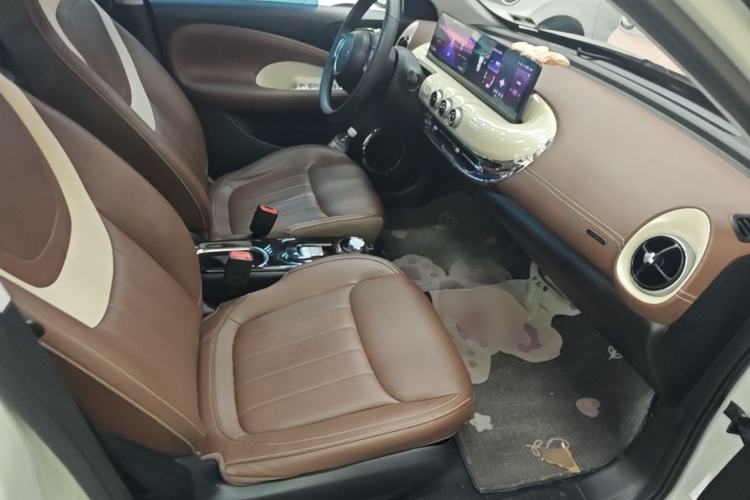 Used Wuling Bingo 2023 333 km Lingxi Connected+ Version Right Front Seat