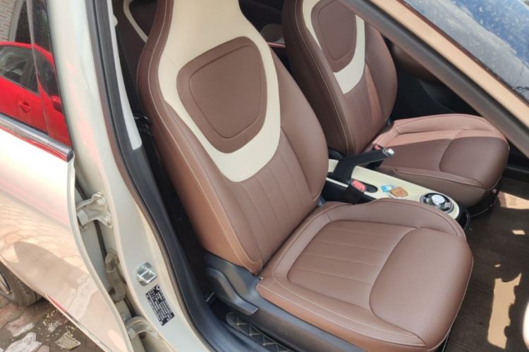 Used Wuling Bingo 2023 203km Comfort Edition Right Front Seat