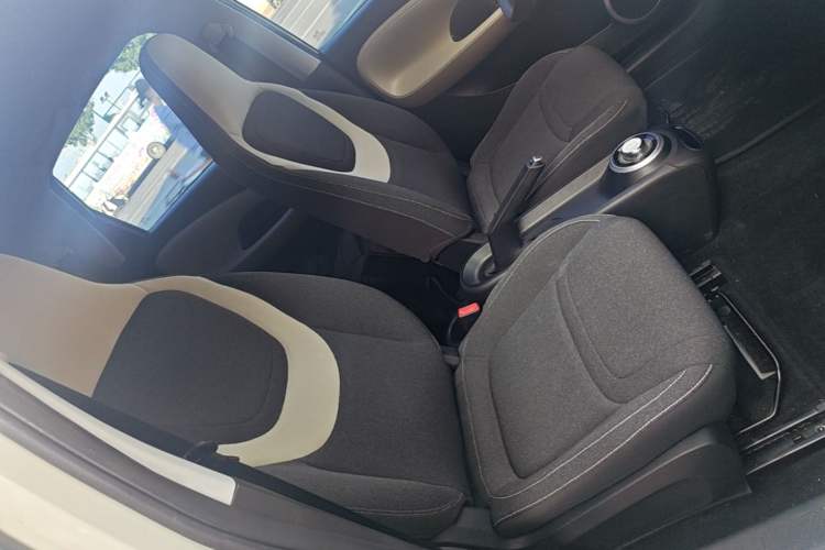Used Wuling Bingo 2023 203km Light Edition Right Front Seat