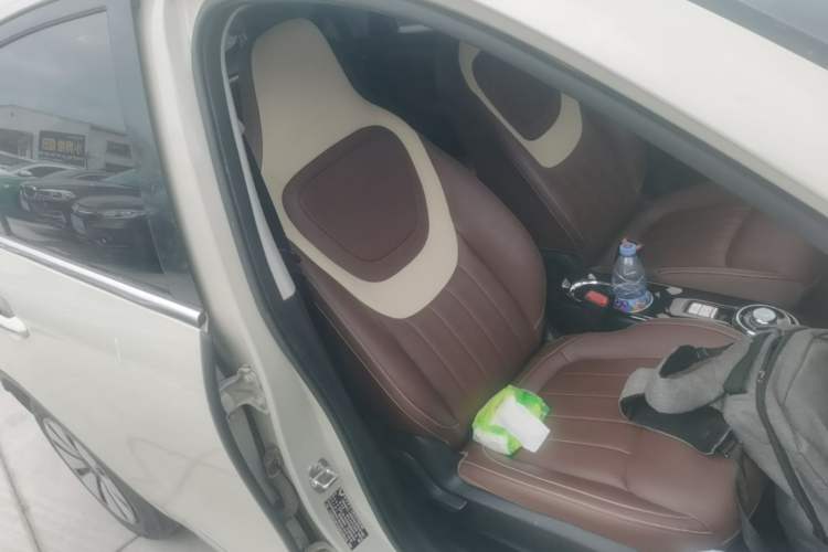 Used Wuling Bingo 2023 333 km Lingxi Connected+ Version Right Front Seat