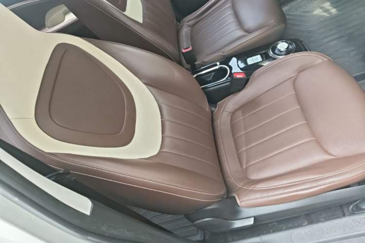 Used Wuling Bingo 2023 333 km Lingxi Connected Version Right Front Seat
