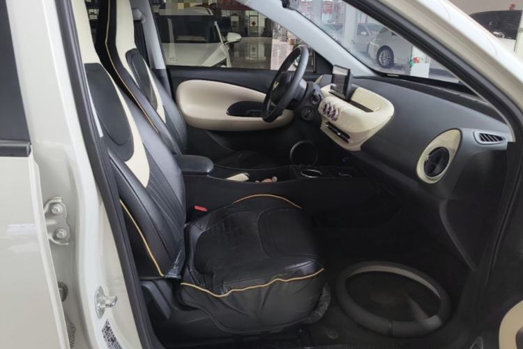 Used Wuling Bingo 2023 203km Light Edition Right Front Seat