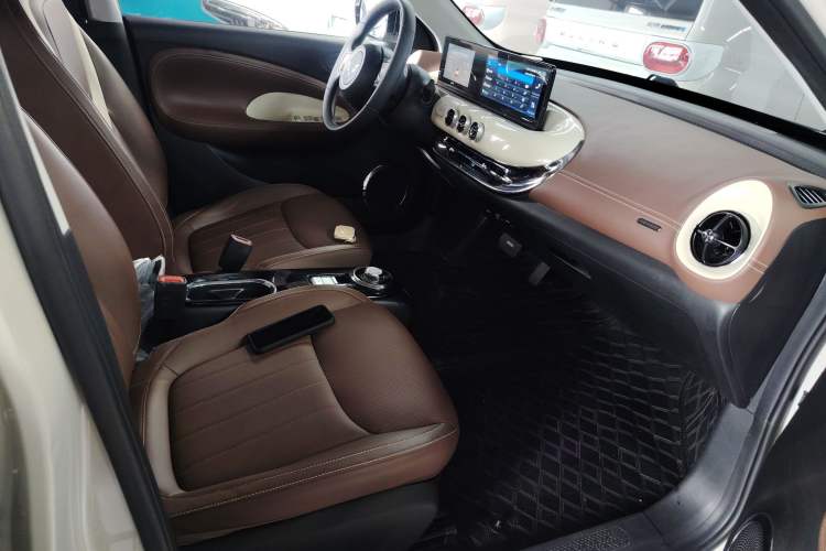 Used Wuling Bingo 2023 333 km Enjoyment Version Right Front Seat