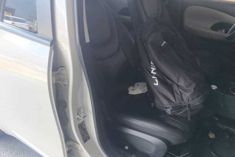 Used Wuling Bingo 2023 203km Comfort Edition Right Front Seat