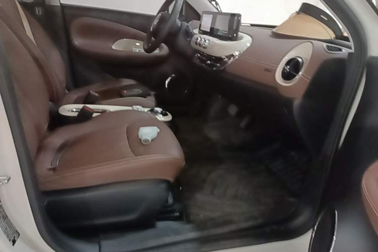 Used Wuling Bingo 2023 333 km Enjoyment Version Right Front Seat