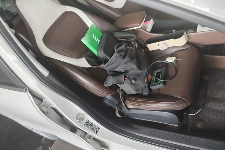 Used Wuling Bingo 2023 203km Light Edition Right Front Seat