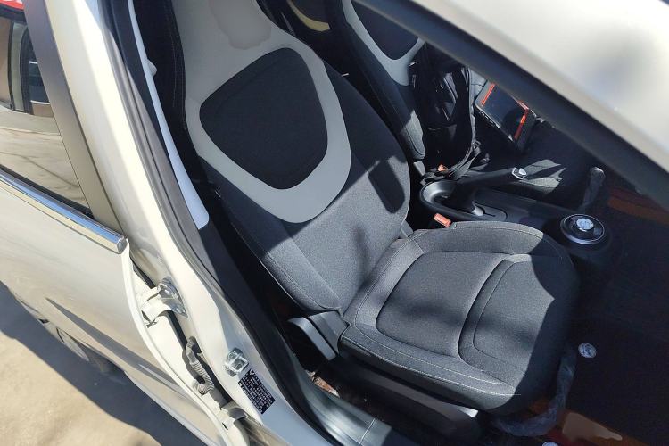 Used Wuling Bingo 2023 203km Light Edition Right Front Seat