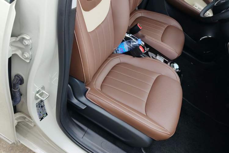 Used Wuling Bingo 2023 333 km Lingxi Connected Version Right Front Seat