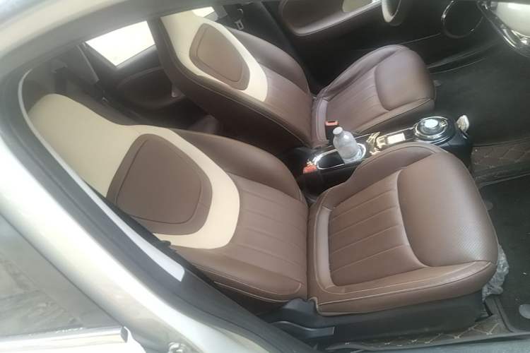 Used Wuling Bingo 2023 410 km Lingxi Deluxe Edition Right Front Seat