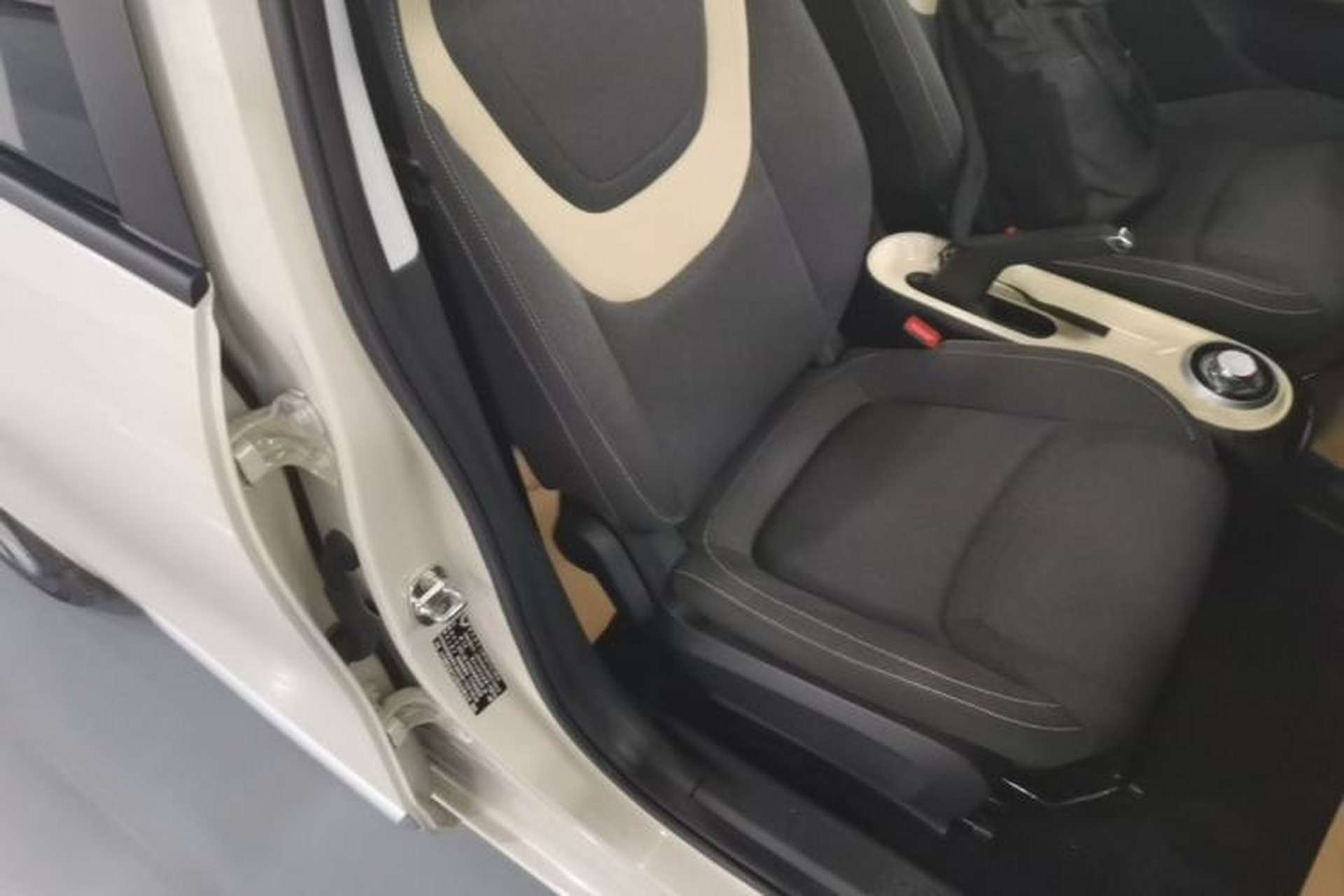 Used Wuling Bingo 2023 203km Light Edition Right Front Seat