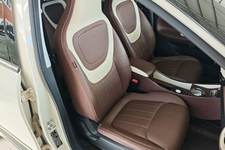 Used Wuling Bingo 2023 410 km Lingxi Deluxe Edition Right Front Seat