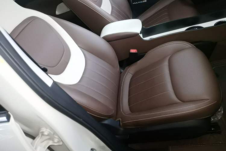 Used Wuling Bingo 2023 333 km Enjoyment Version Right Front Seat