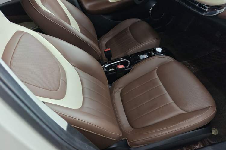 Used Wuling Bingo 2023 333 km Lingxi Connected Version Right Front Seat