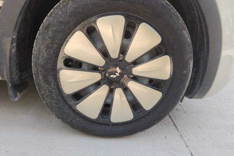 Used Wuling Bingo 2023 203km Comfort Edition Right Front Wheel Hub