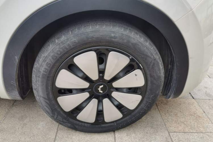 Used Wuling Bingo 2023 333km Enjoy+ Version Right Front Wheel Hub