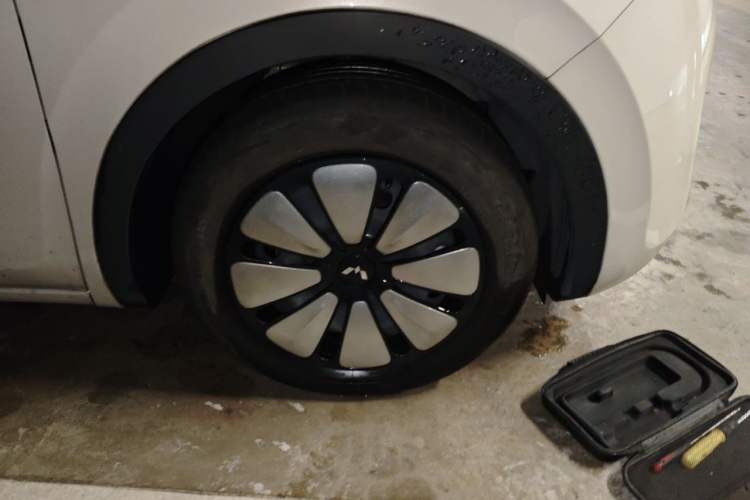 Used Wuling Bingo 2023 410 km Lingxi Deluxe Edition Right Front Wheel Hub