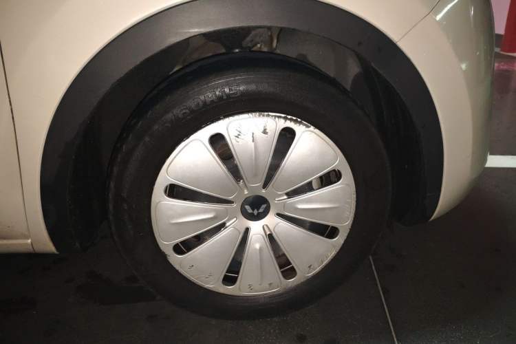 Used Wuling Bingo 2023 203km Light Edition Right Front Wheel Hub
