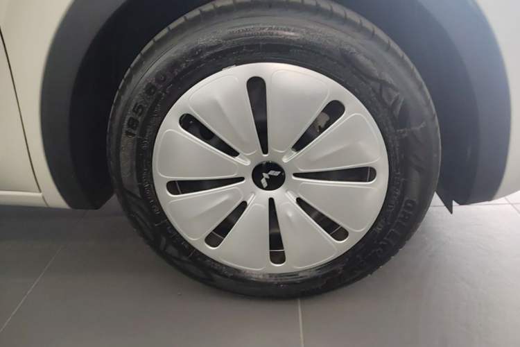 Used Wuling Bingo 2023 333 km Fast-Share Version Right Front Wheel Hub