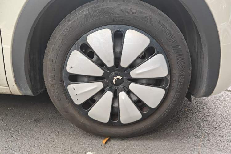 Used Wuling Bingo 2023 333 km Lingxi Connected+ Version Right Front Wheel Hub