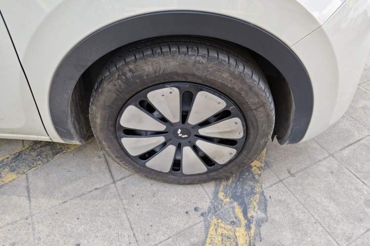 Used Wuling Bingo 2023 333km Enjoy+ Version Right Front Wheel Hub