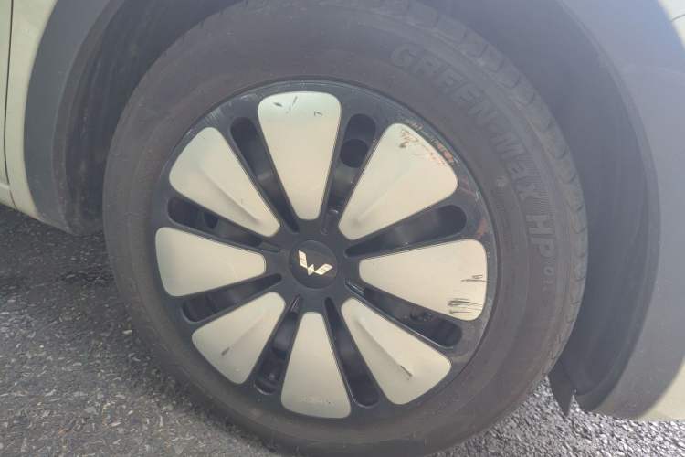 Used Wuling Bingo 2023 333 km Lingxi Connected+ Version Right Front Wheel Hub