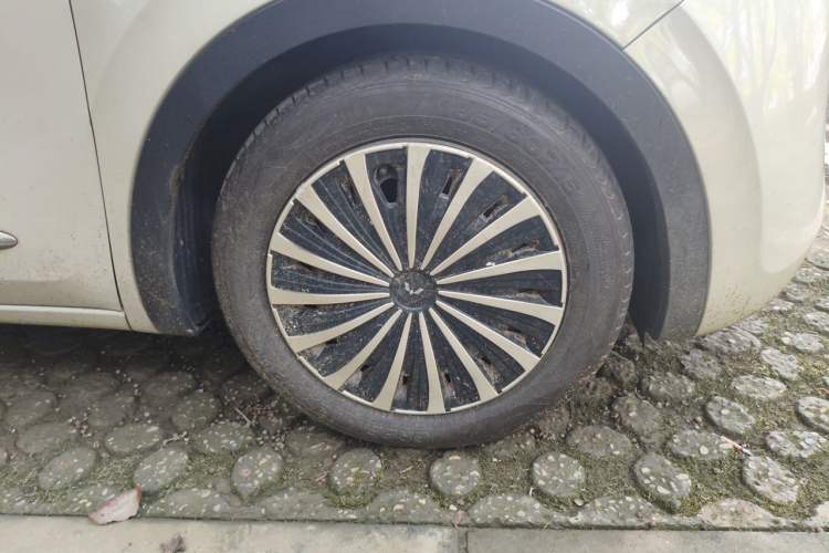 Used Wuling Bingo 2023 333 km Lingxi Connected+ Version Right Front Wheel Hub