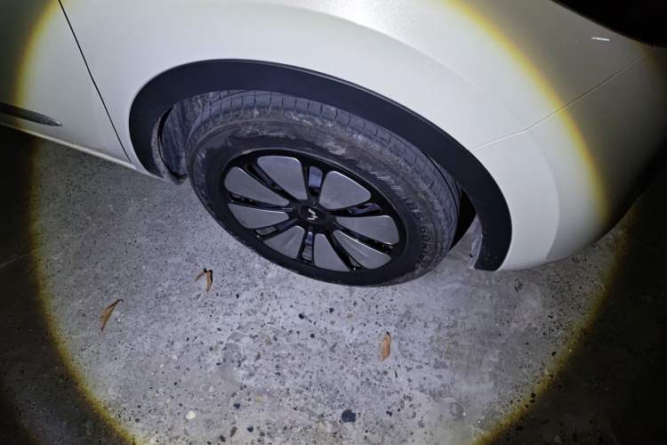 Used Wuling Bingo 2023 203km Light Edition Right Front Wheel Hub