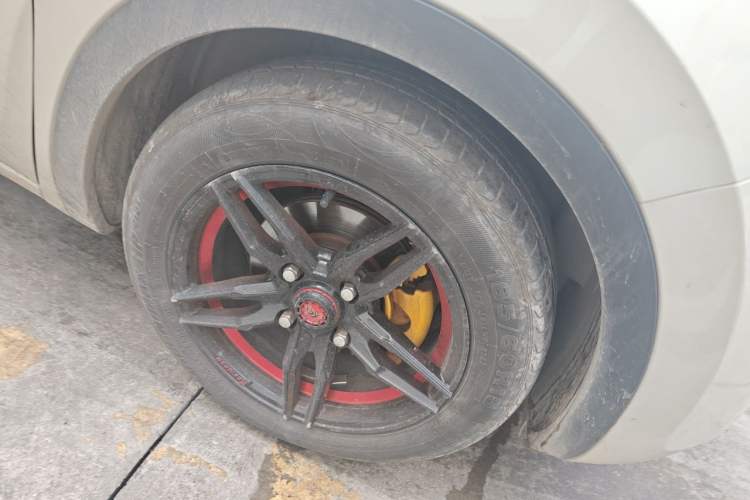 Used Wuling Bingo 2023 333 km Lingxi Connected+ Version Right Front Wheel Hub