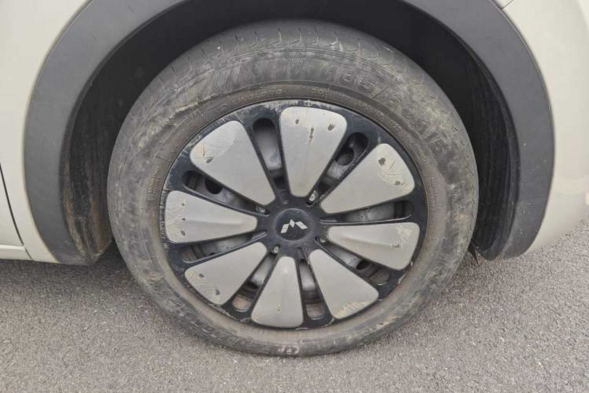 Used Wuling Bingo 2023 333 km Lingxi Connected Version Right Front Wheel Hub