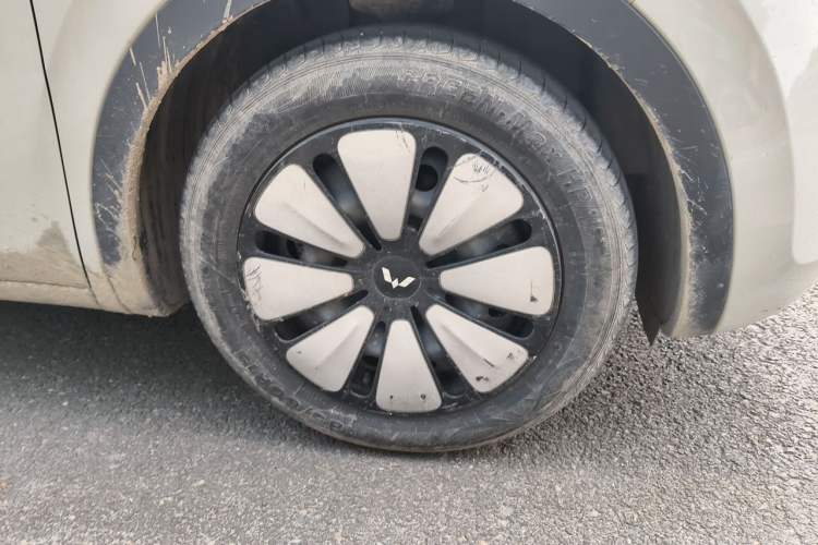 Used Wuling Bingo 2023 203km Comfort Edition Right Front Wheel Hub