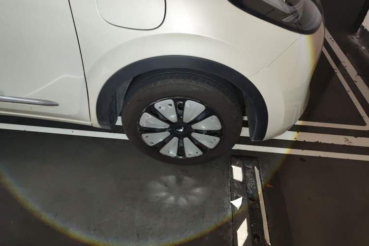 Used Wuling Bingo 2023 333 km Enjoyment Version Right Front Wheel Hub