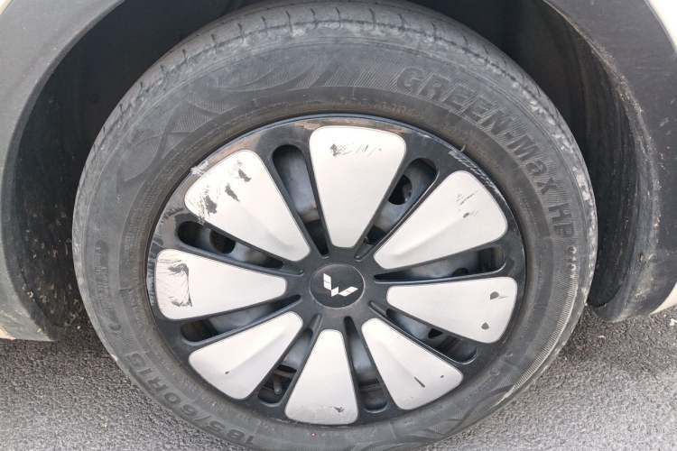 Used Wuling Bingo 2023 410 km Lingxi Deluxe Edition Right Front Wheel Hub