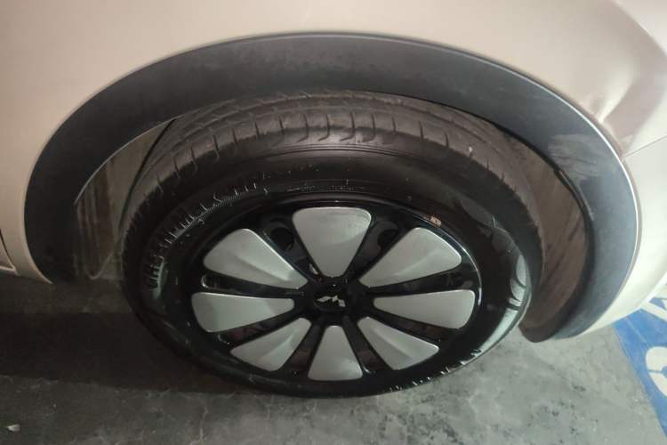 Used Wuling Bingo 2023 333km Enjoy+ Version Right Front Wheel Hub