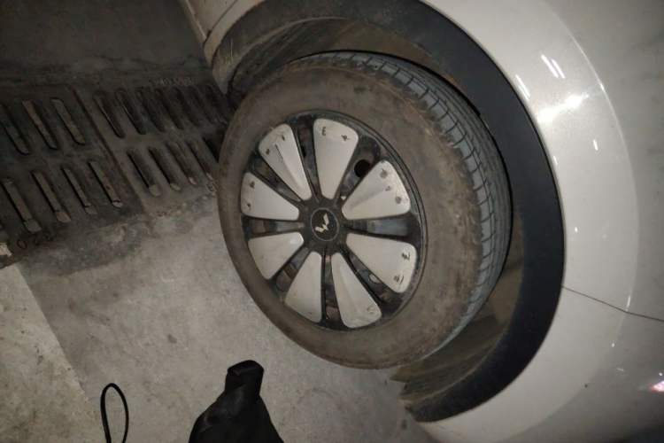 Used Wuling Bingo 2023 203km Comfort Edition Right Front Wheel Hub