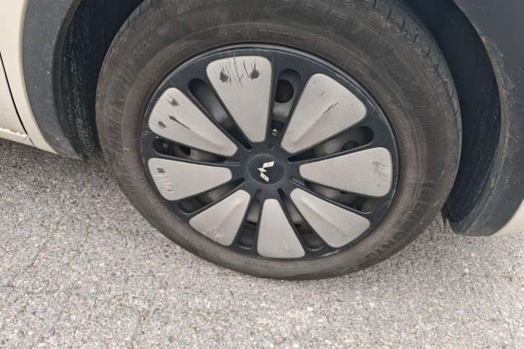 Used Wuling Bingo 2023 333 km Lingxi Connected+ Version Right Front Wheel Hub